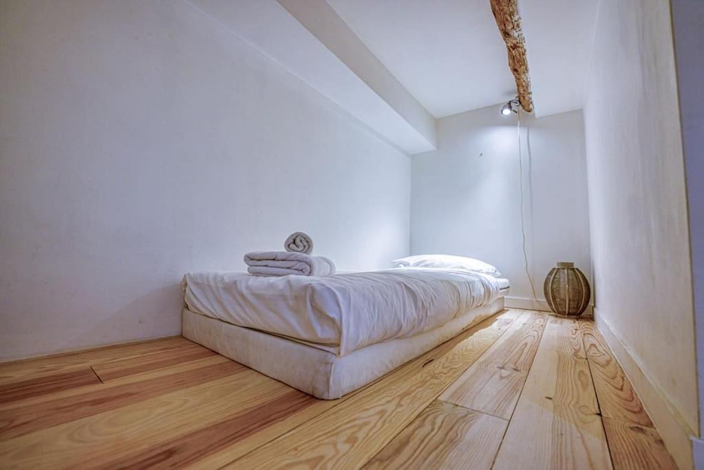 New - 1 Bed Apt Central Antibes Extérieur photo